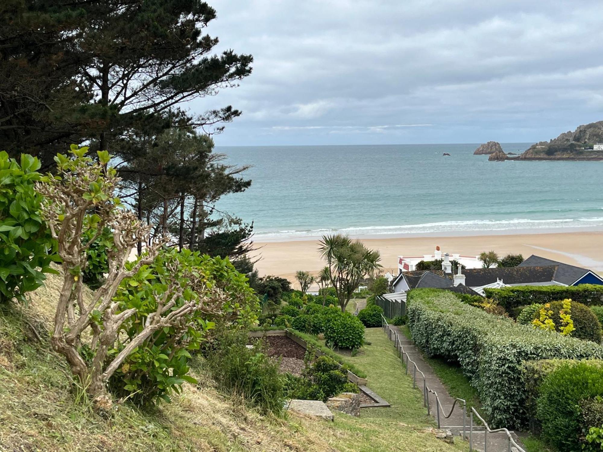 Biarritz Hotel Saint Brelade Exteriör bild